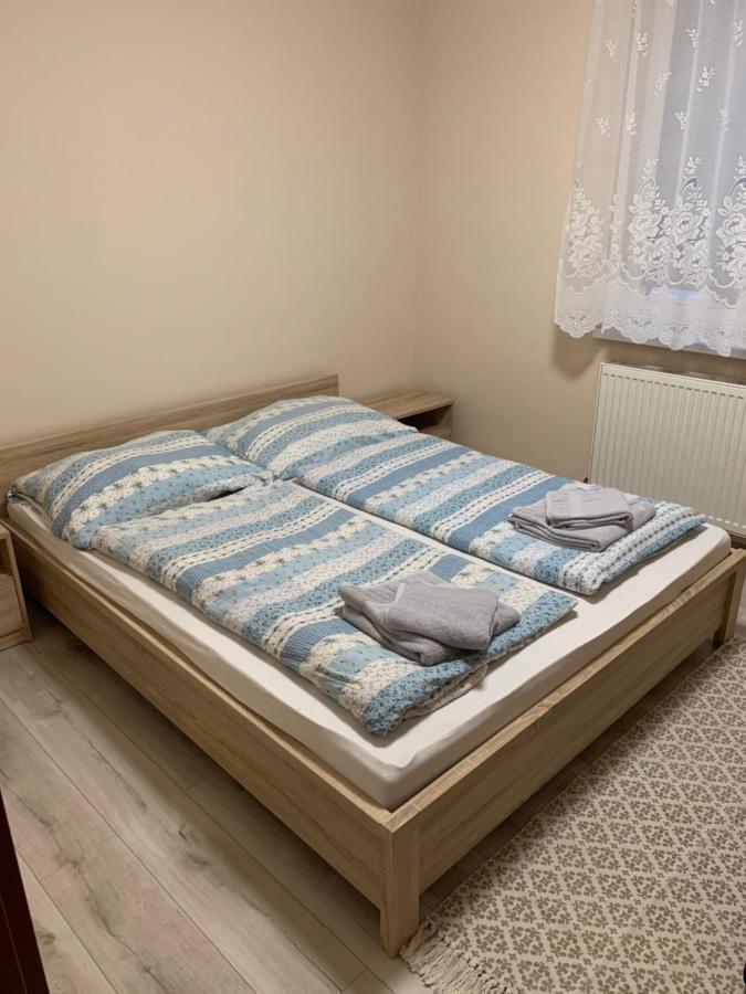 Apartmanovy Dom Magda Vrbov Buitenkant foto