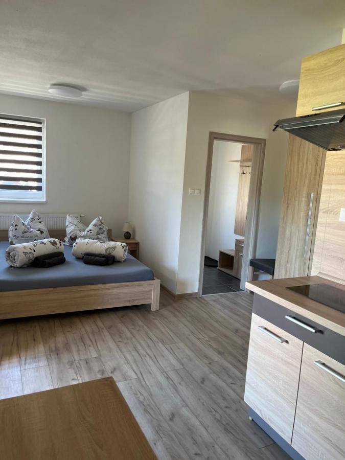 Apartmanovy Dom Magda Vrbov Buitenkant foto