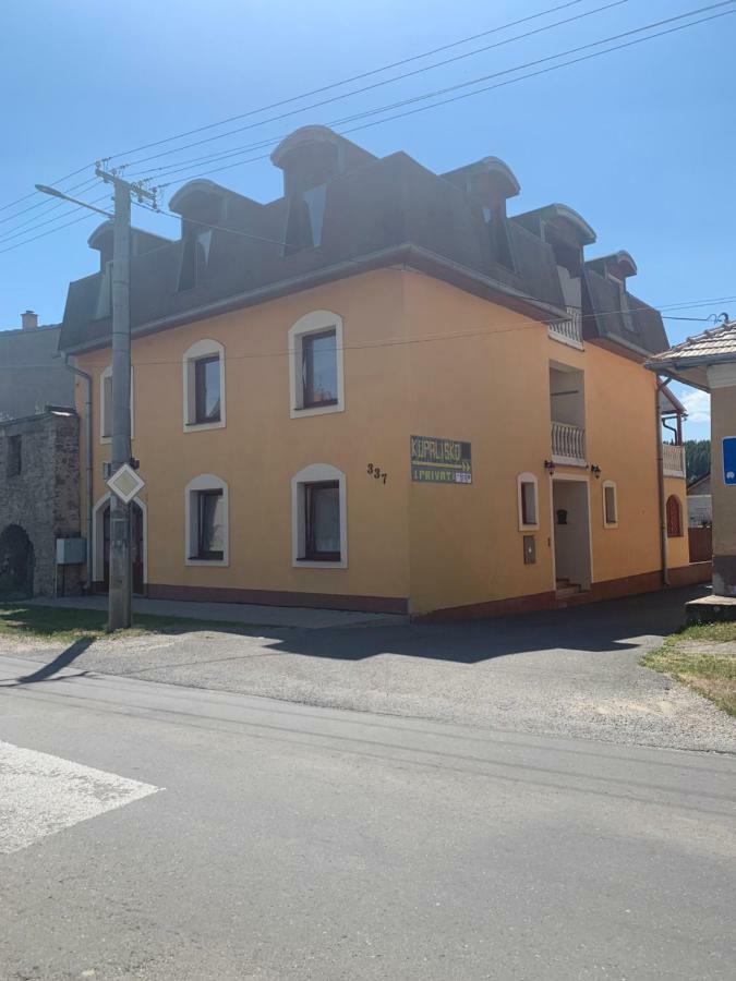 Apartmanovy Dom Magda Vrbov Buitenkant foto